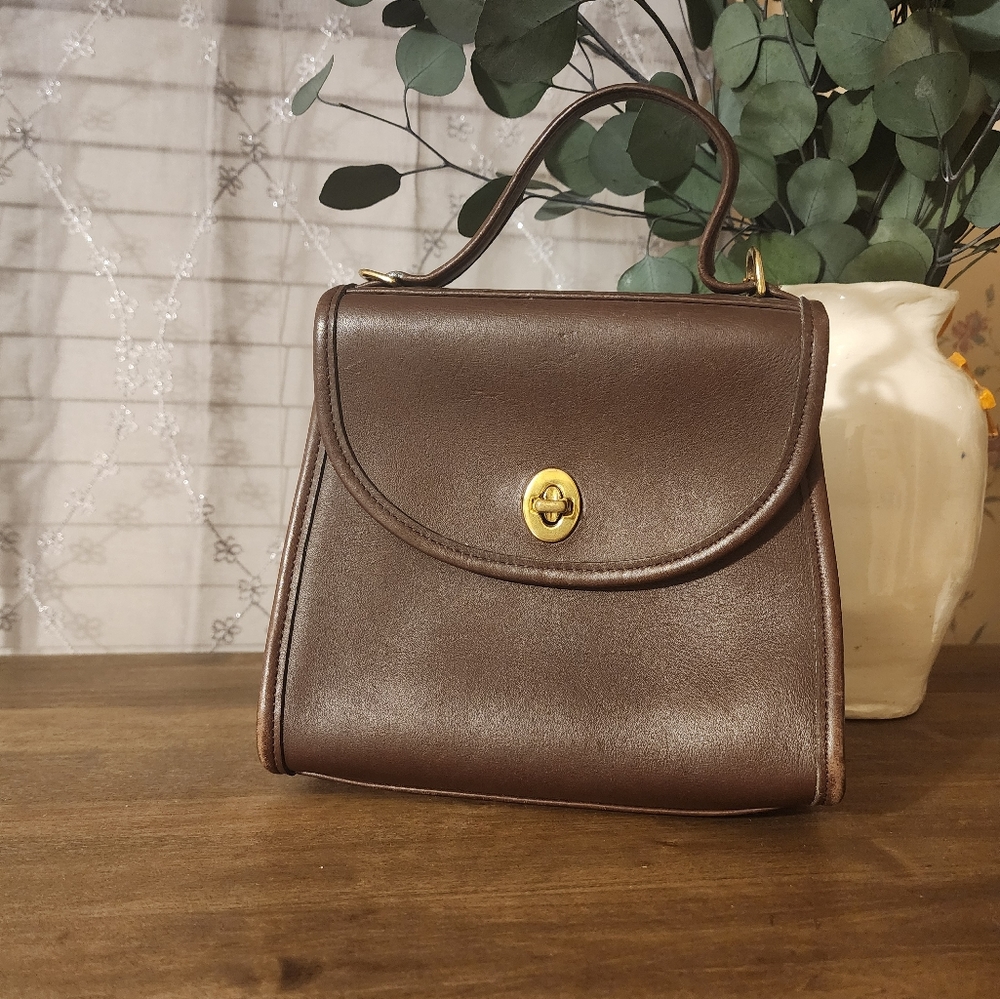 Vintage Coach Regina #9983 Made in Nov 1996 Mahogany